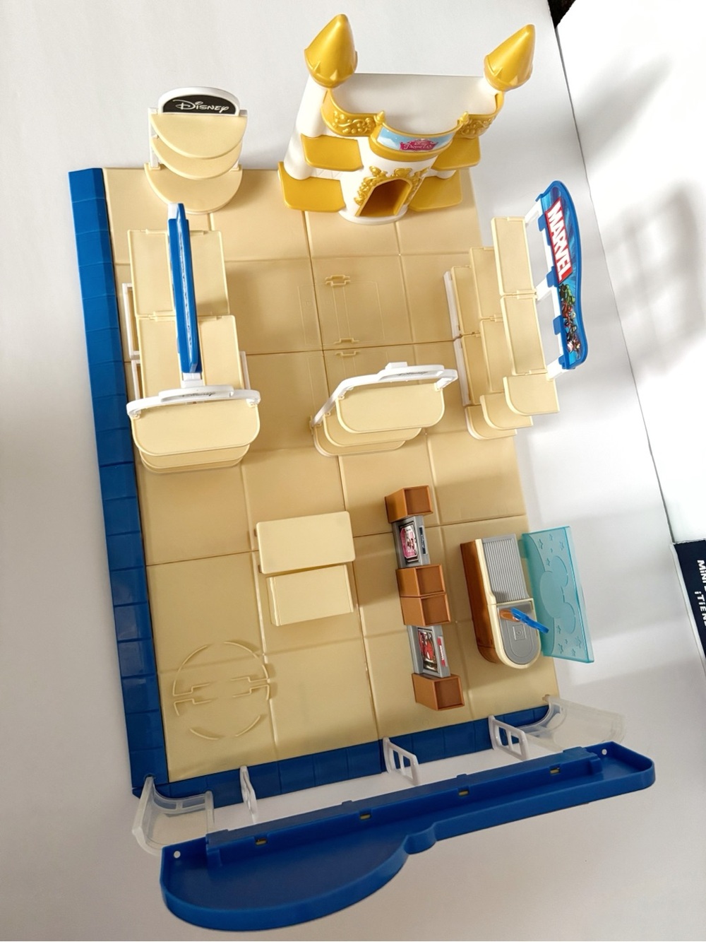 Zuru Mini Brands Disney Store Toy Store Playset Complete with Instructions - Picture 3 of 6